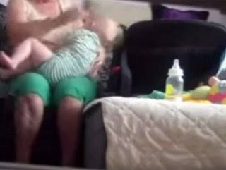 9 aylıq körpəyə etmədiyi işkəncə qalmadı - VİDEO