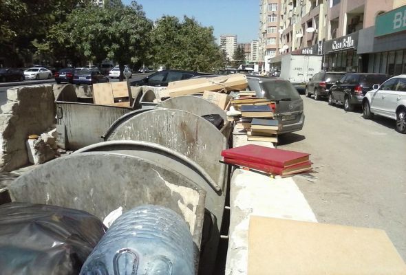 Xətai, Nizami Gəncəvi, Səməd Vurğun zibillikdə -