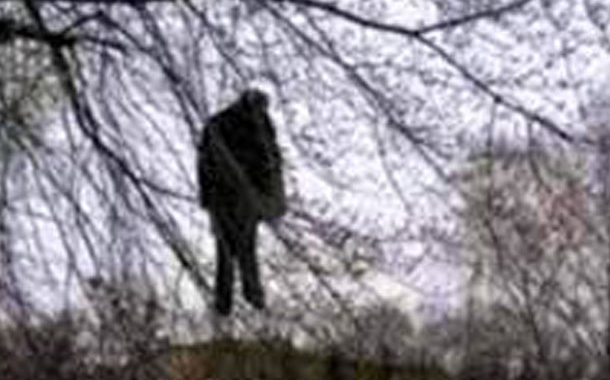 Xərçəng xəstəsi özünü ağacdan asdı —