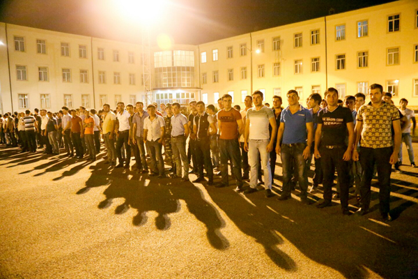 6 mindən çox hərbçi orduya çağırıldı