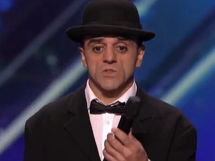 Azərbaycanlı Çaplin səhnədə belə yıxıldı