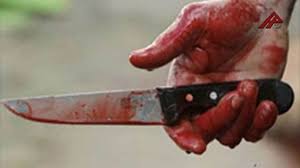 Xəstəxananın qarşısında bıçaqlandı -