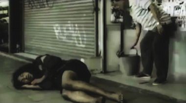 Evsiz adam hamıya insanlıq dərsi keçdi