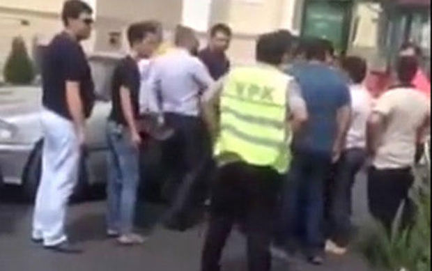 Bakıda polis sürücünü döydü