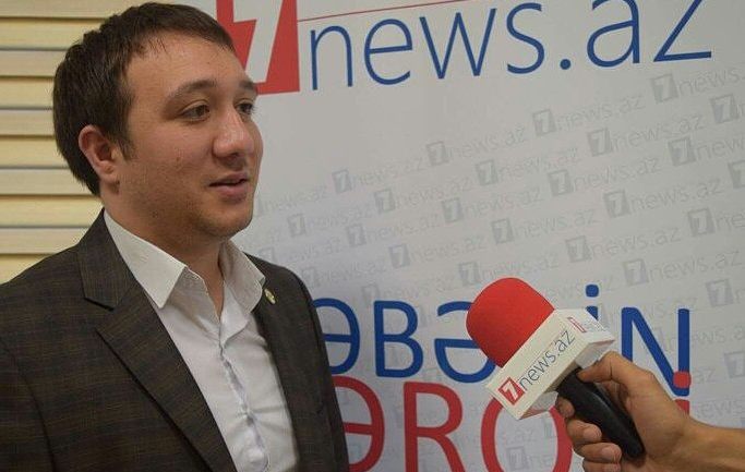 Gənc yazarın Əhməd Cavadı təhqir etməsi etirazla qarşılandı