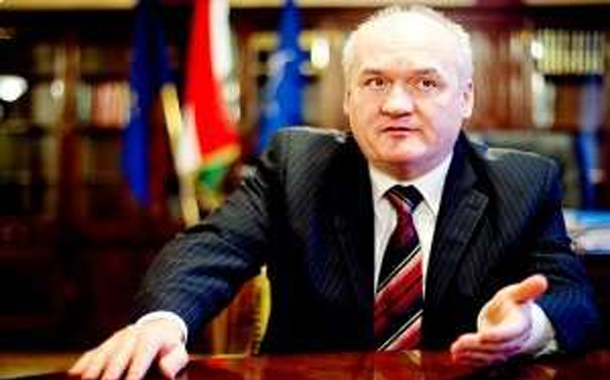 Müdafiə naziri istefa verdi —