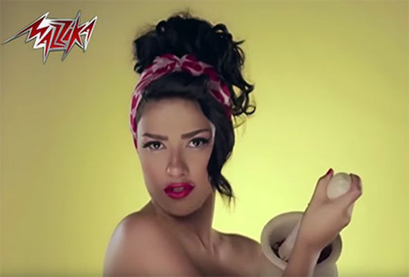 Misirli rəqqasələri əxlaqsız kliplərə görə cəzalandırdılar -