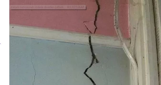 Zəlzələ nəticəsində evlərin divarları çatladı