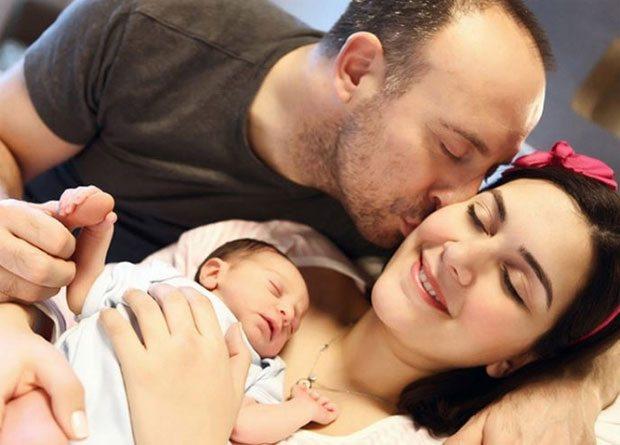 Bergüzar Korel hamilə olması xəbəri haqda danışdı