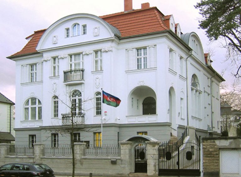 Azərbaycan səfirləri erməni yalanlarını ifşa edirlər