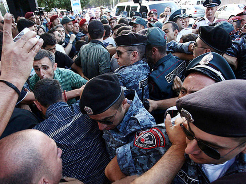 Ermənistanın tənəzzülü daha da sürətlənir