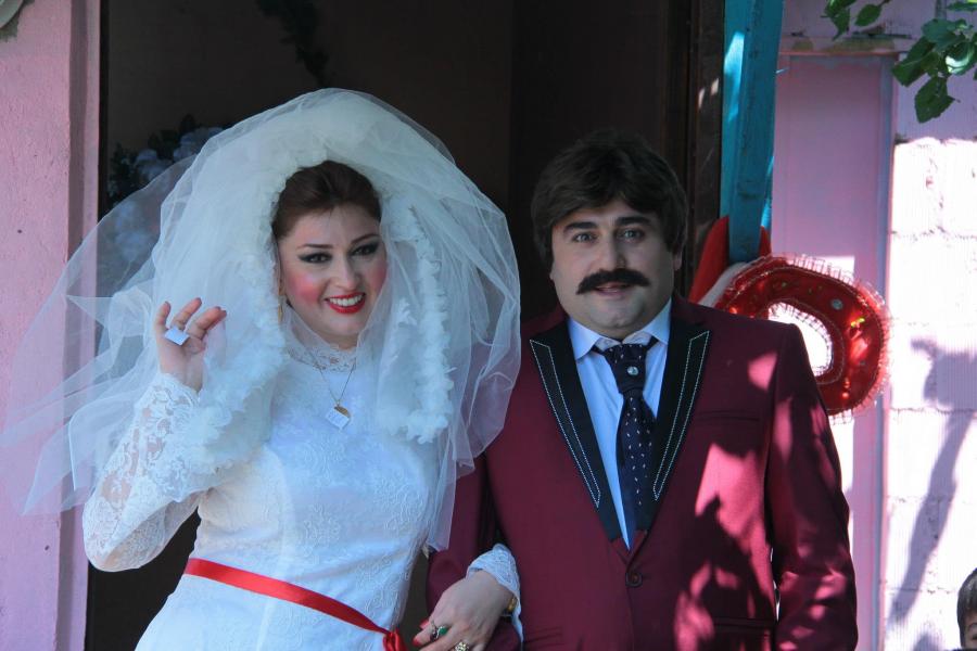 Dilarə Əliyeva gəlinlik geyindi