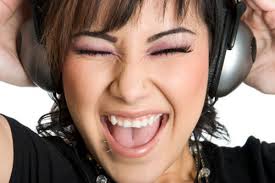 Azərbaycan gənclərini kar edən qulaqcıqlar