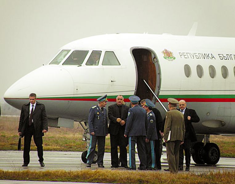 Bolqarıstanın baş nazirinin olduğu təyyarə qəza enişi etdi