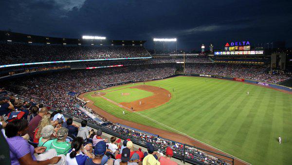 Tribunadan yıxıldı, öldü