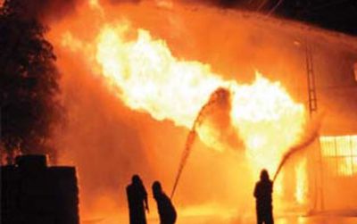 Zərdabda 2 mərtəbəli binada yanğın -