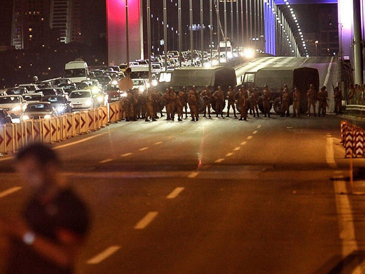 Çevriliş harada hazırlandı, əmr haradan gəldi?