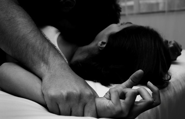 Bakıda universitet müəllimini zorladılar…