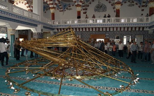 Namaz vaxtı məsciddə faciə baş verdi