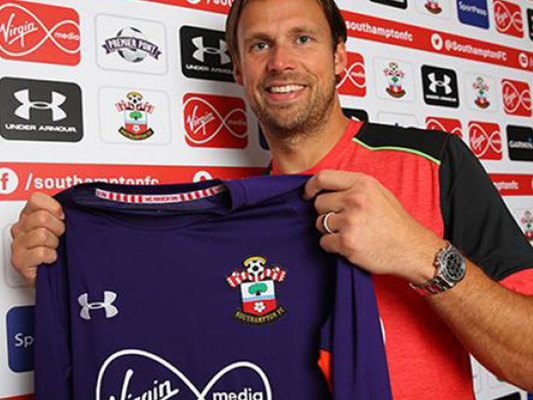 35 yaşlı qapıçını transfer etdilər