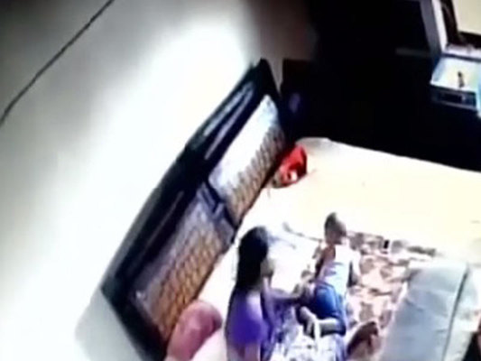 Yataq otağına gizli kamera quraşdıran ər şoka düşdü