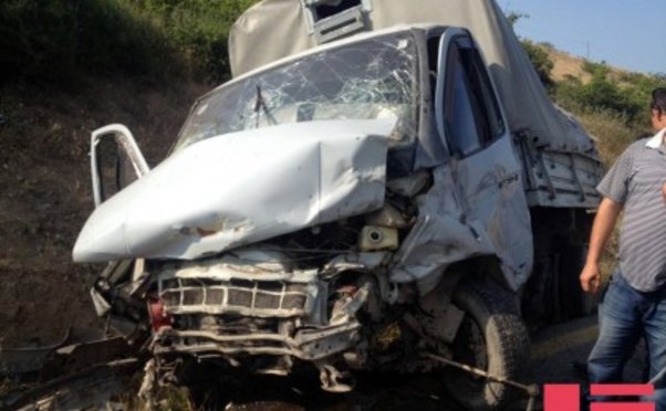 Kürdəmir və Tərtərdə yol qəzaları: 2 ölü