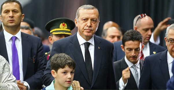 Ərdoğan hərbi çevriliş cəhdinin qurbanlarının dəfn mərasimində