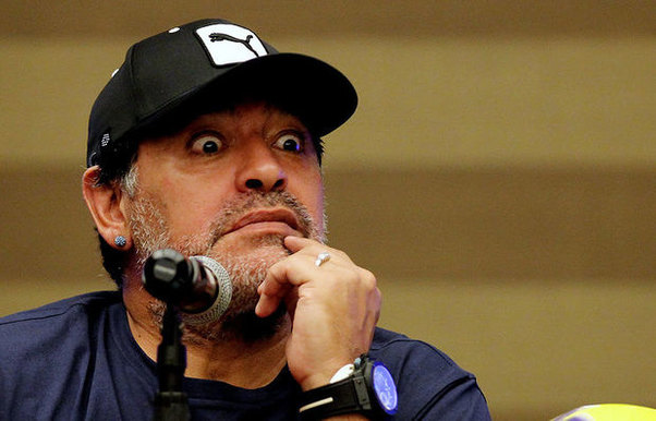 Dieqo Maradona saxta sənədlərlə saxlanıldı