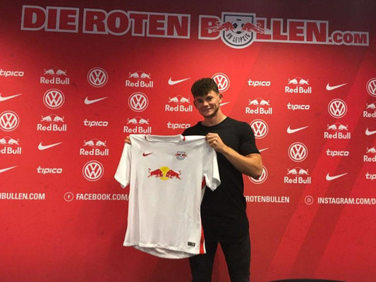 19 yaşında ölkəsinin ən bahalı oyunçusu oldu