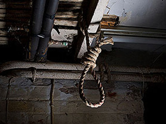 Tələbənin müəmmalı ölümü: ad günündə özünü asdı