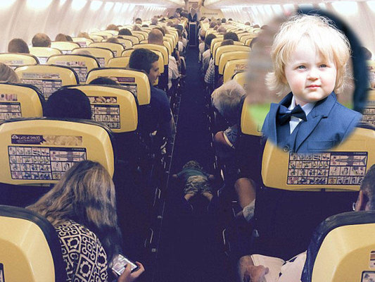 2 yaşlı oğlan təyyarədə 