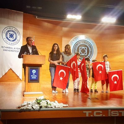 İstanbul Aydın Universitetində 