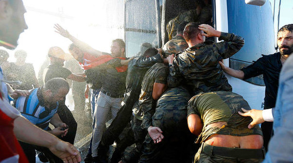 Türkiyədə kursantların kütləvi həbsi