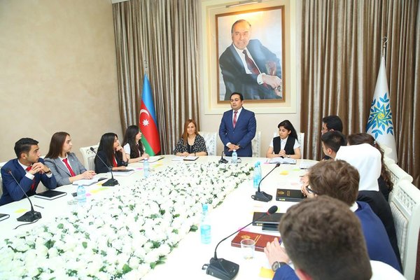 Binəqədi gənclərinə sosial media ilə bağlı təlim keçilib