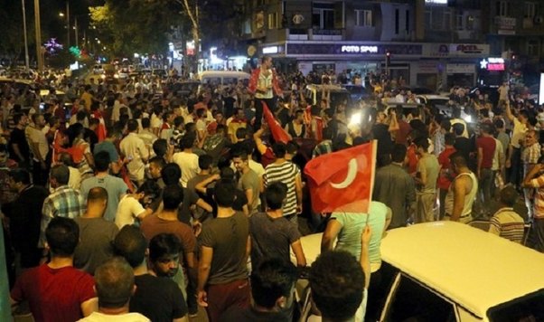 Türkiyədə həlak olanların sayı 90 nəfərə çatdı