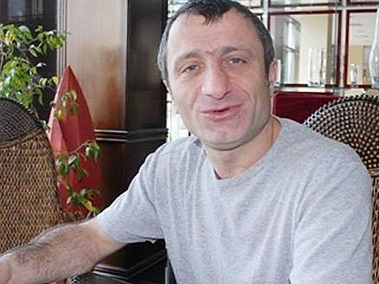 Məşhur aktyor qəzada öldü