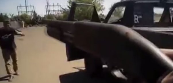 Polis gənc oğlanı belə güllələdi