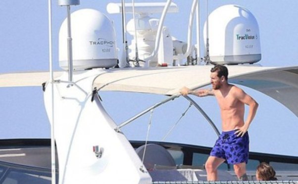 Ronaldo və Messi eyni adada istirahətdə