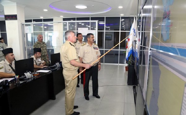 Zakir Həsənov Xəzərdə döyüş təlimlərini izlədi