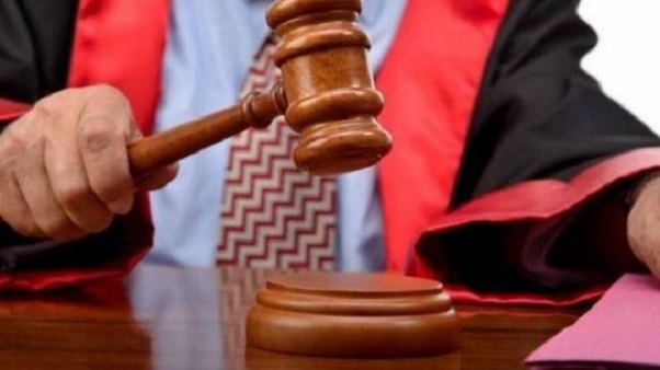 3 məhkəmə hakiminə töhmət verildi