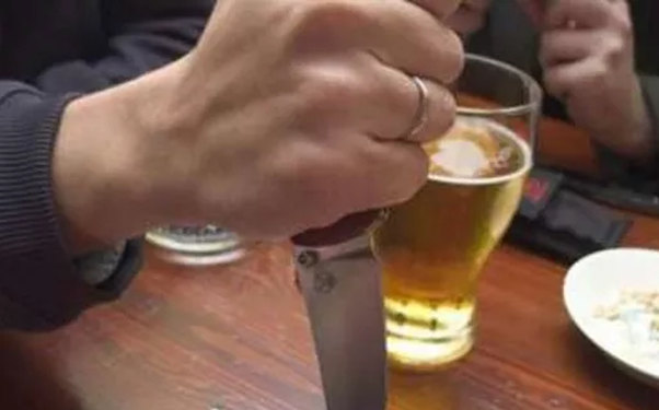 Bakıdakı kafedə qohumlar tualet üstündə qan tökdü