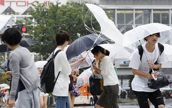 400 uçuş ləğv edildi