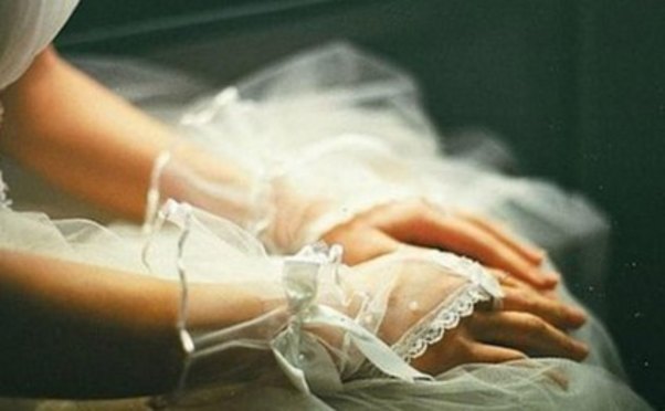 Bakıda qeyri-adi TOY: Yaşıötmüş qız özünə bəysiz toy etdi