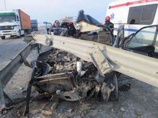 Qohumlar ağır qəzaya düşdülər: üçü öldü, ikisi yaralandı