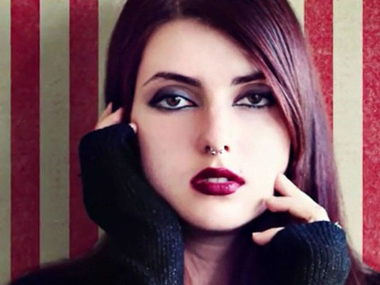 Qəzadan sonra 18 yaşlı qız hər kişiylə yatağa girdi