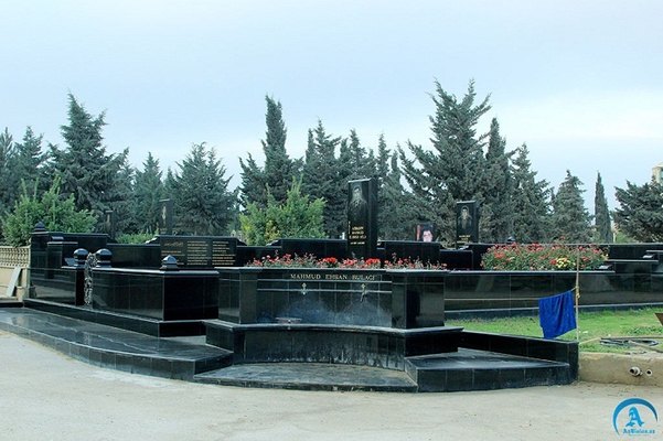 `Qəbir daşlarına bir evin pulunu xərcləyirlər`