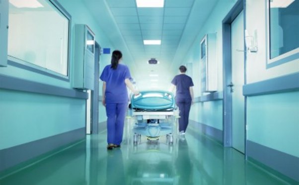 Bakı-Şamaxı yolunda ağır qəza: 4 yaşlı uşaq xəstəxanalıq oldu