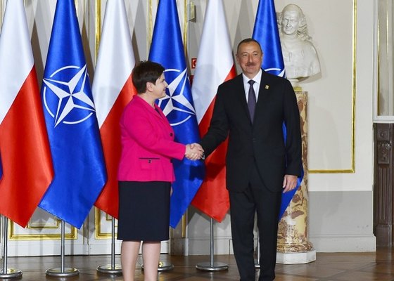 İlham Əliyev liderlərlə birgə