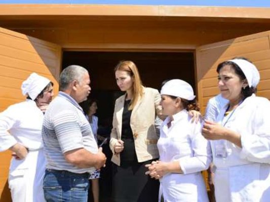 Qənirə Paşayeva Tovuzda sakinlərlə görüşüb