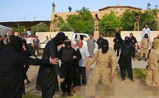 İŞİD 7 üzvünü qaynar suda bişirdi